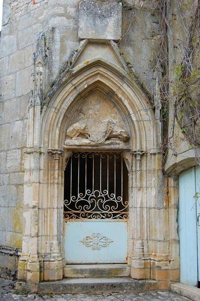 ouvrage d'entrée, façade nord, tour d'escalier sud-ouest, vue générale de la porte d'accès