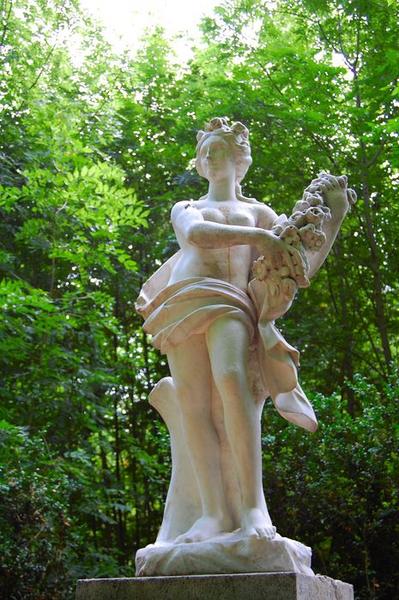 parc, statue : Flore, vue générale