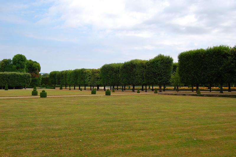 parc,arbres est bordant la grande perspective, vue générale