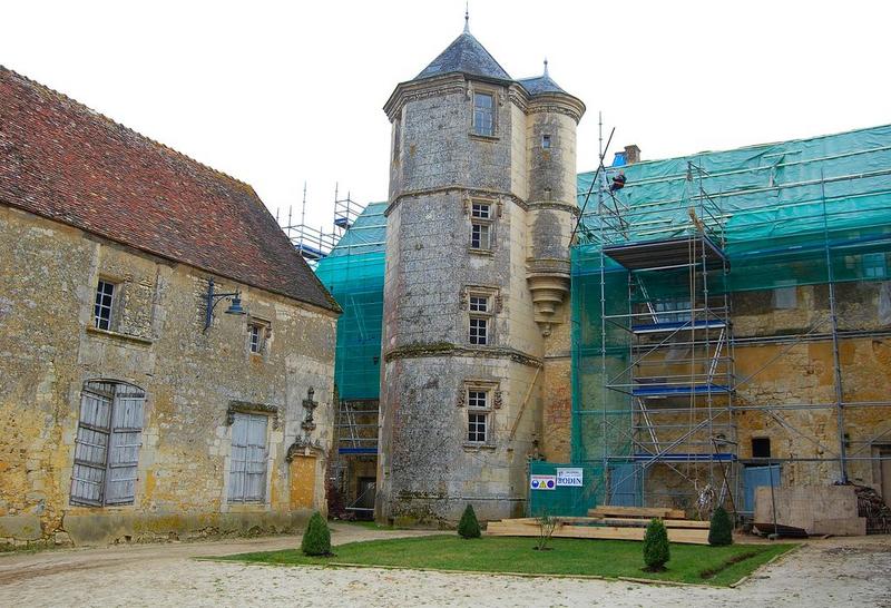 logis prieural, façade ouest, vue partielle