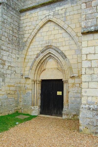 église, porche d'accès ouest, vue générale