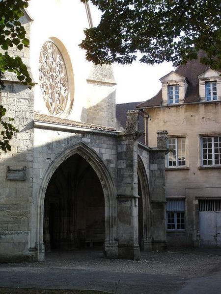 chapelle, façade occidentale, vue partielle