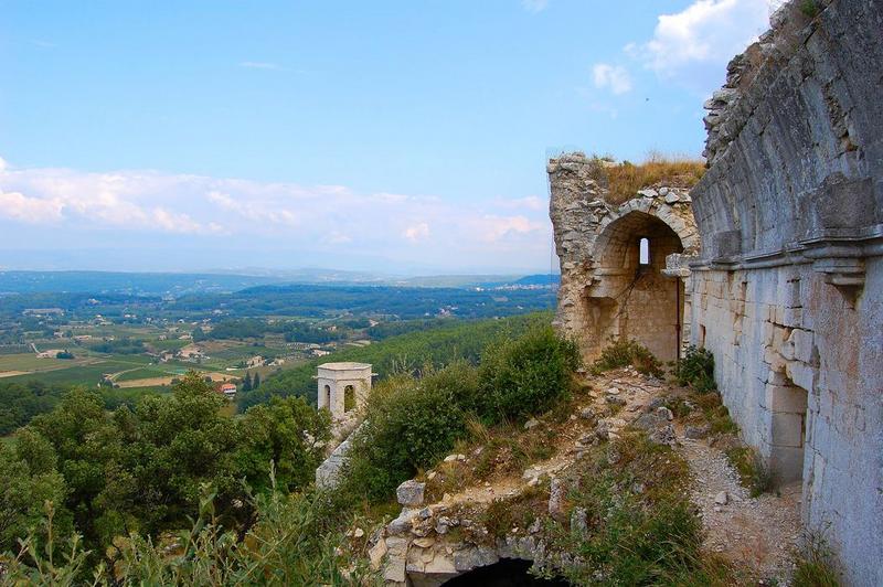 ruines, vue partielle