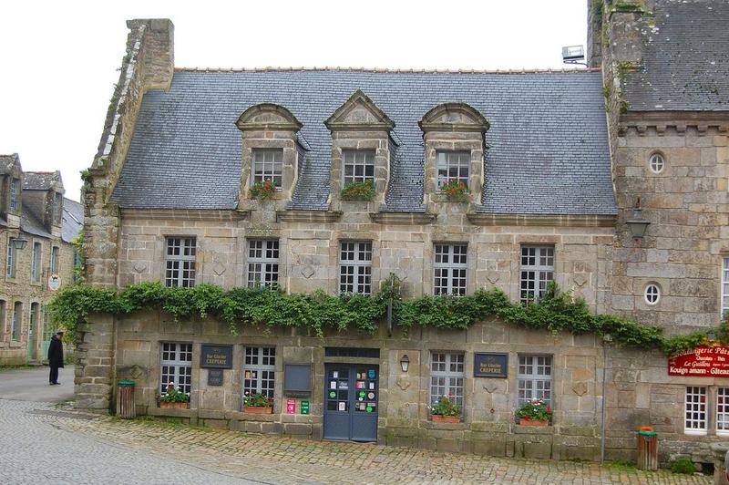 façade est sur rue, vue générale