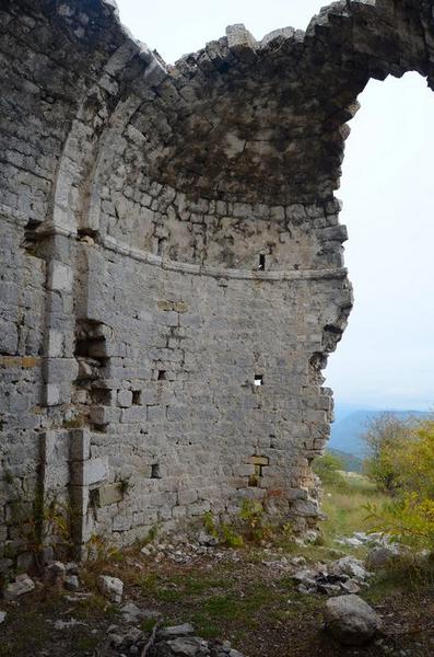 ruines de la chapelle, choeur, vue générale