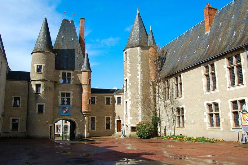 Cour intérieure, façades sud et ouest, vue générale