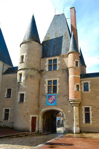 châtelet d'entrée, façade sud, vue générale