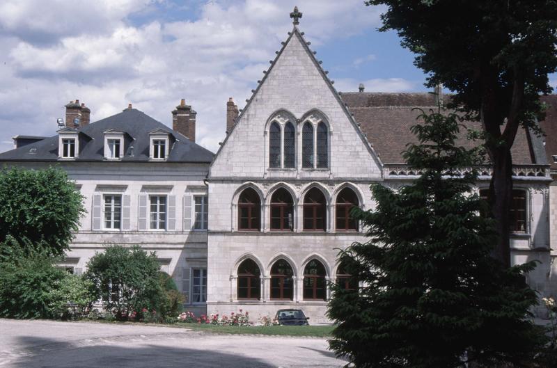 Façade et pignon de l'évêché