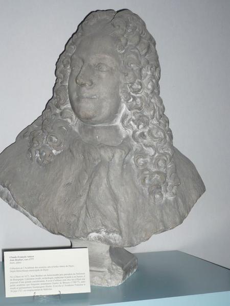 buste de Jean Bouhier, vue générale - © Ministère de la Culture (France), Médiathèque du patrimoine et de la photographie, diffusion RMN-GP