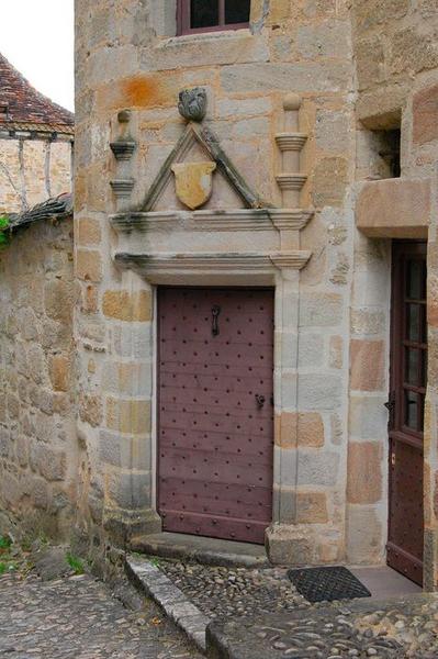 façade ouest, détail de la porte d'accès sur rue