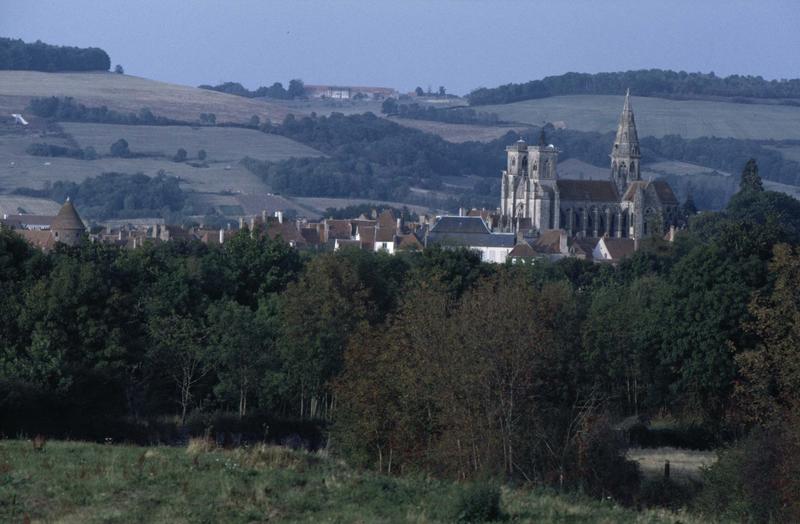 Vue générale de la ville et de l'église