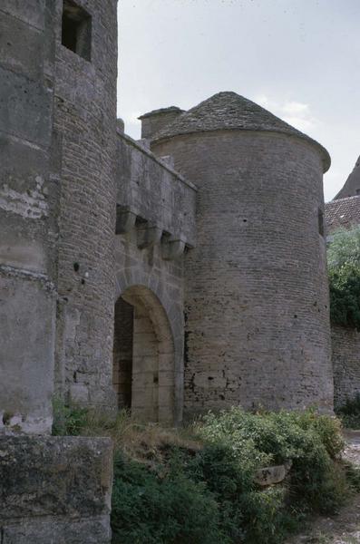 Porte du Val extra muros