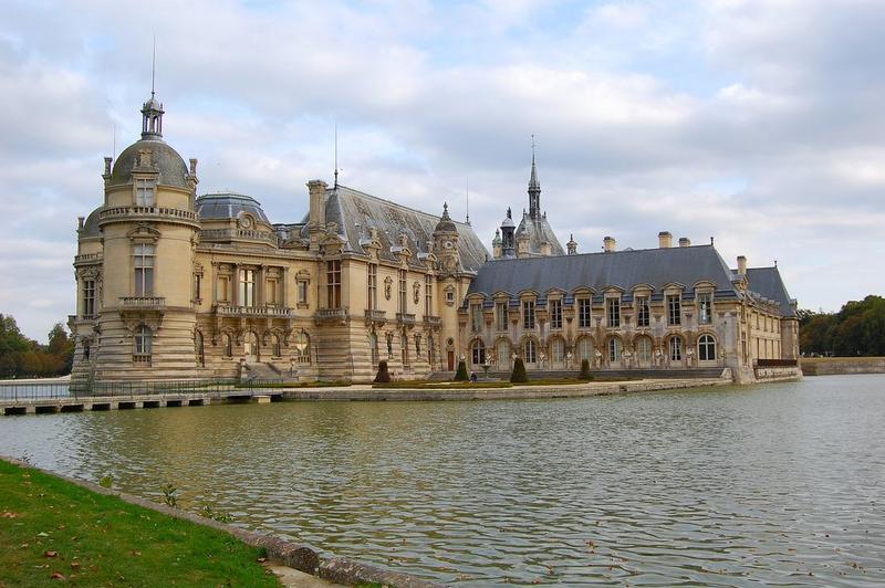 Domaine de Chantilly (parc également sur communes d'Avrilly-Saint-Léonard et Vineuil-Saint-Firmin)