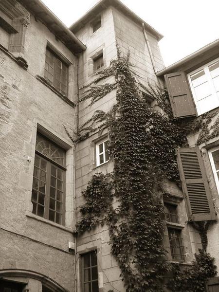 cour intérieure, angle sud-ouest, vue générale