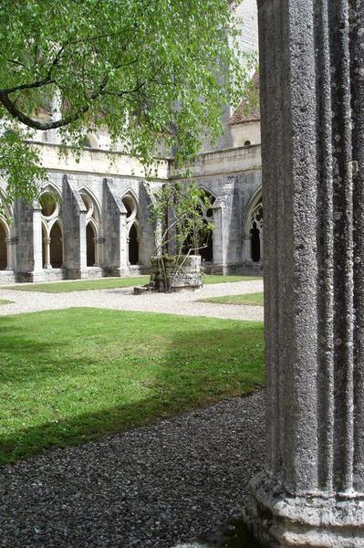 cloître, vue partielle