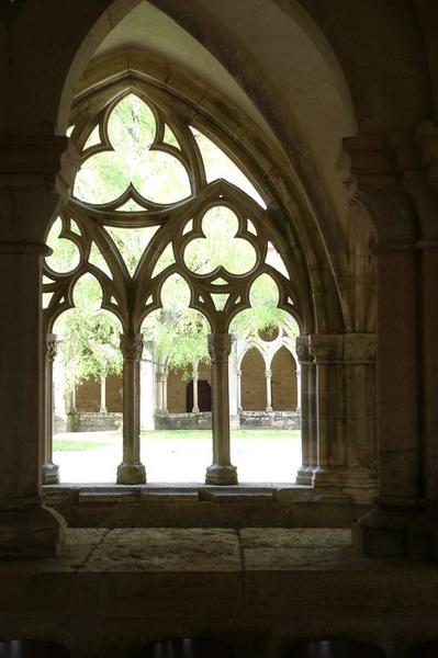 cloître, détail d'une baie