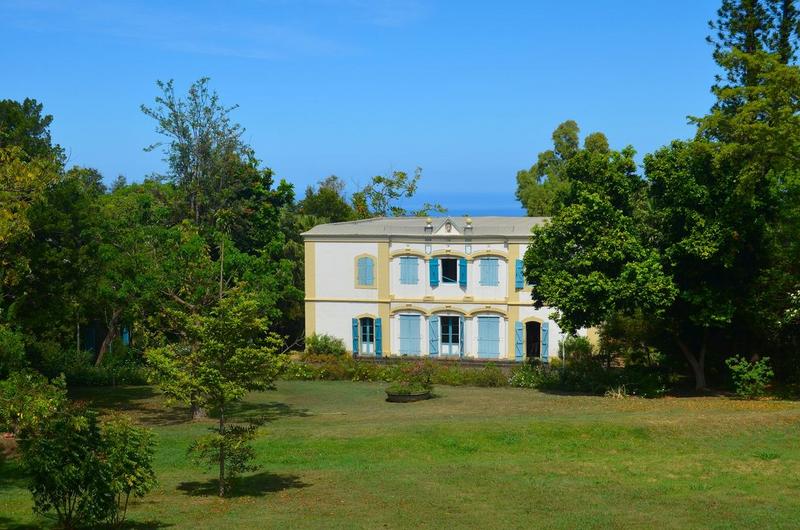 vue générale de la maison dans son environnement