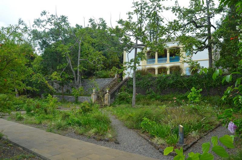 ensemble ouest depuis le jardin, vue partielle