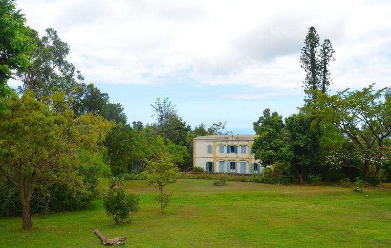 vue générale de la maison dans son environnement