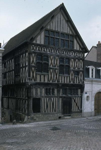 Façade à pans de bois sur rue