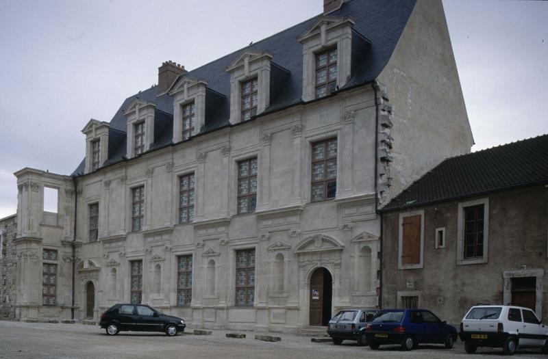 Façade principale sur rue