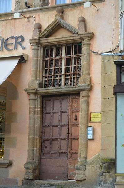 porte d'accès sur rue, vue générale