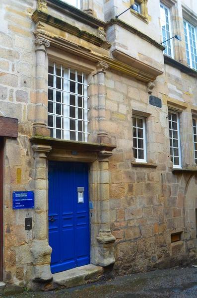 porte d'accès sur rue, vue générale