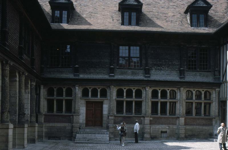 Façade sur cour intérieure