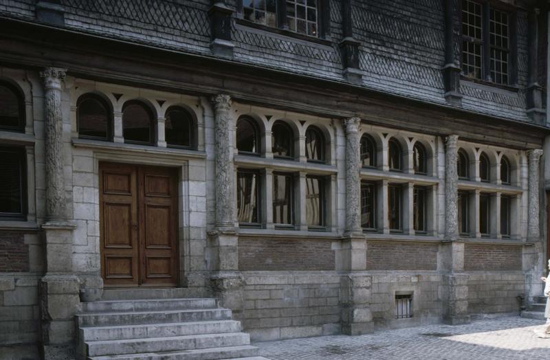 Façade sur cour intérieure