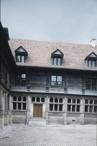 Façade sur cour intérieure