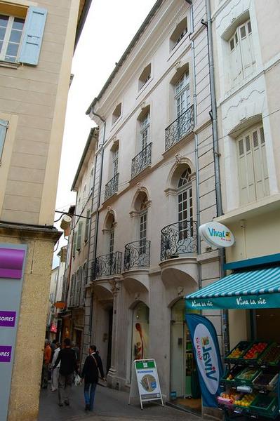 façade sur rue, vue générale