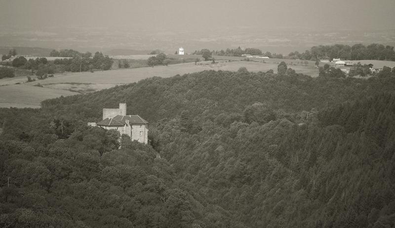 Vue générale du château dans son environnement