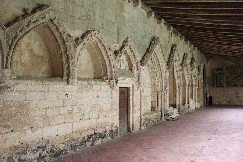 cloître, vue partielle