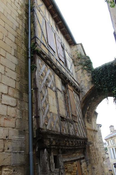 Façade sur rue, vue générale