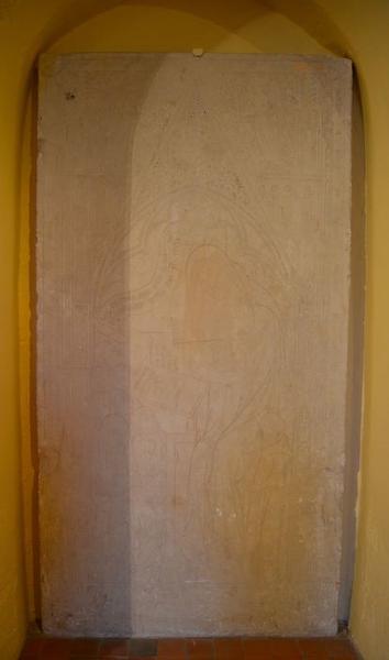 dalle funéraire de Guillaume de Saint-Remy, mort en 134..., maître d'université, vue générale - © Ministère de la Culture (France), Médiathèque du patrimoine et de la photographie, diffusion RMN-GP