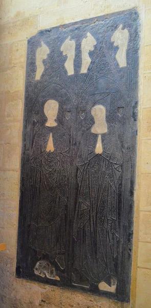 dalle funéraire de Jean Rose, mort en 1328, et de sa femme, morte en 1364, vue générale