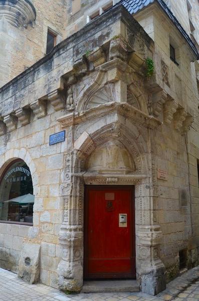 porte d'accès sur rue, vue générale