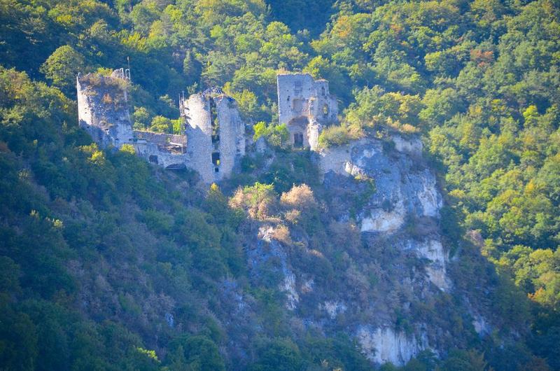 vue générale des ruines dans leur environnement