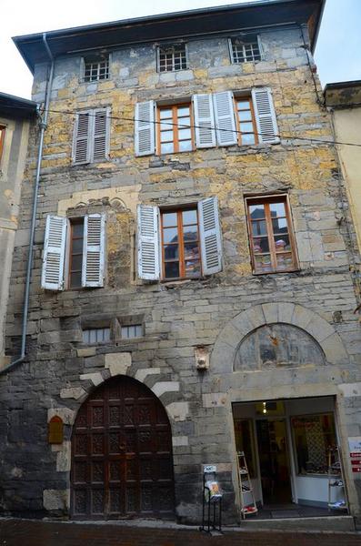 façade sur rue, vue générale