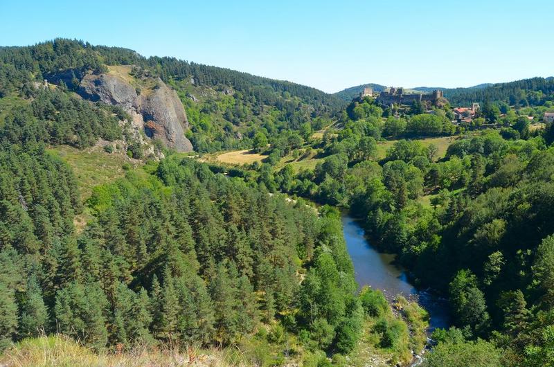 vue générale du château dans son environnement