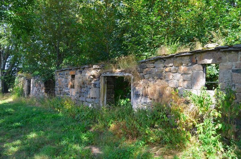 bâtiments agricoles, façade sud, vue générale