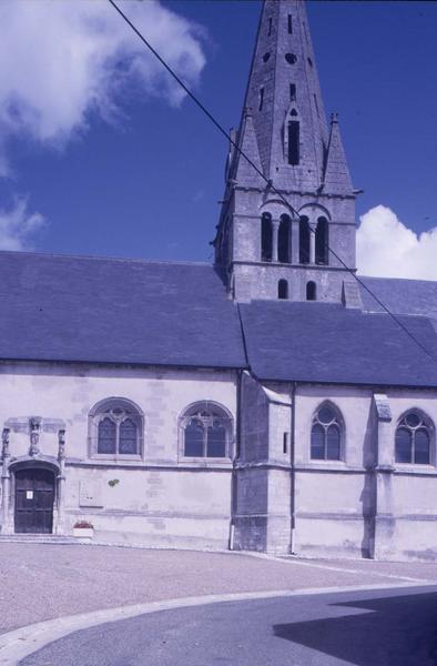 Façade latérale et clocher