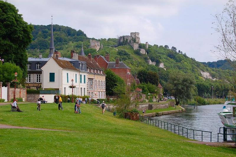 Vue générale du château dans son environnement