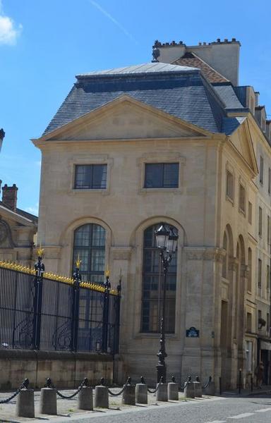 pavillon sud bordant la cour d'honneur, façades nord et ouest, vue générale