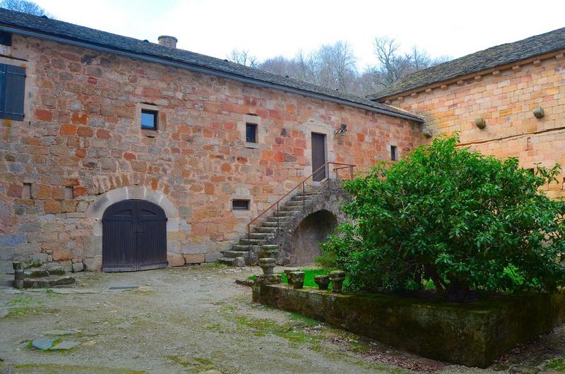 ancien cloître, façade est, vue générale