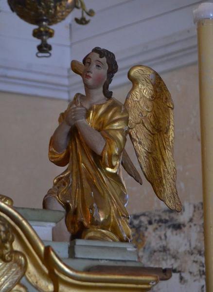 Paire de statues : Anges en adoration