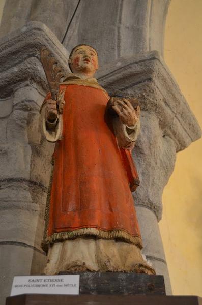 statue : saint Etienne, vue générale