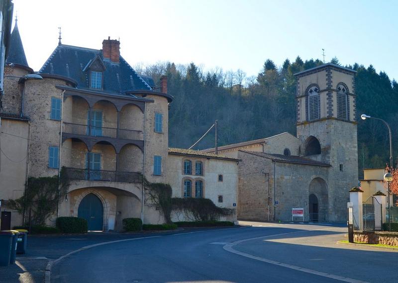 châtelet d'entrée et église abbatiale, ensemble ouest, vue générale