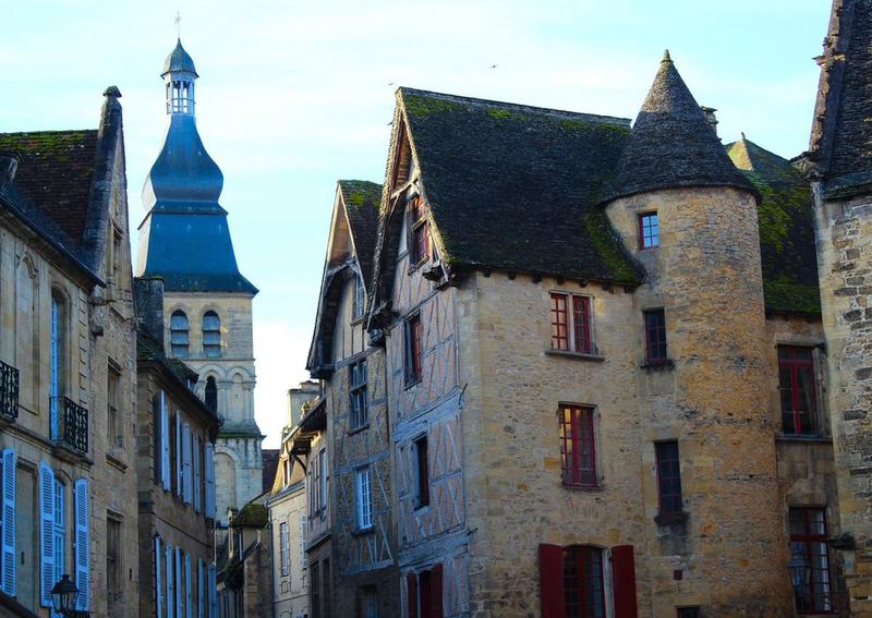 Façade nord sur rue, vue partielle