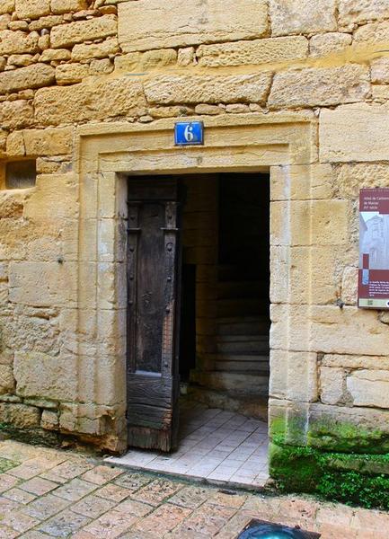 porte d'accès sur rue, vue générale